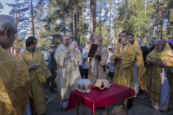 Епископ Игнатий совершил освящение Великим чином Петропавловского храма в Красной Долине