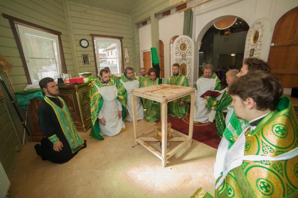 Епископ Игнатий освятил великим чином храм преподобного Серафима Саровского в Мельничном ручье
