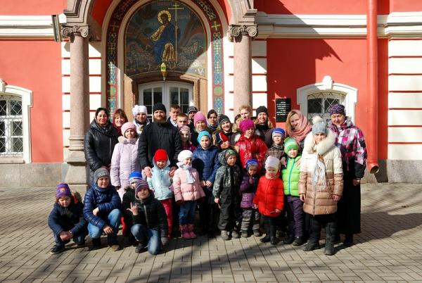 Учащиеся воскресной школы Казанского храма Зеленогорска познакомились с жизнью монастыря