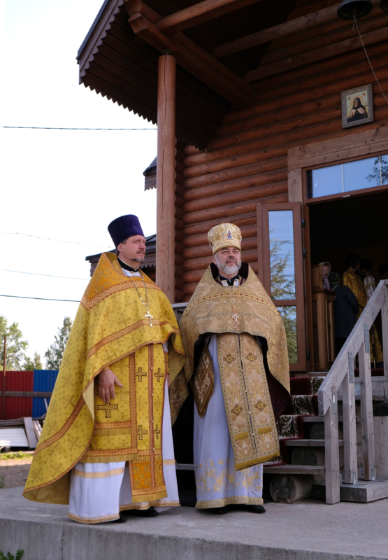 Епископ Митрофан освятил храм святителя Митрофана Воронежского в Гатчине