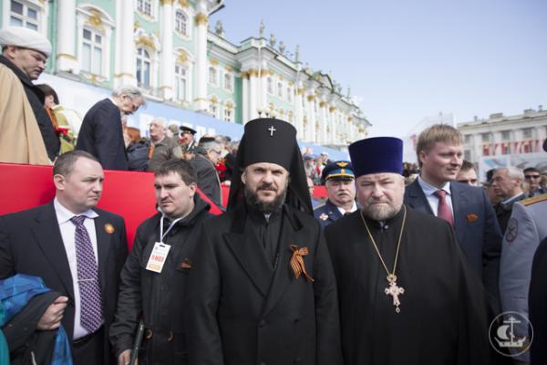 Клирики Санкт-Петербургской епархии присутствовали на параде Победы на Дворцовой площади