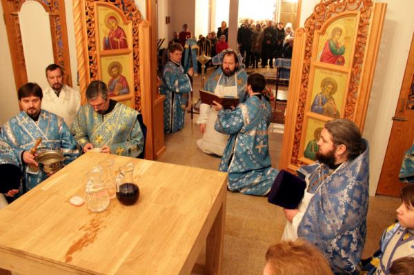 Епископ Митрофан освятил храм Рождества Богородицы п. Федоровское