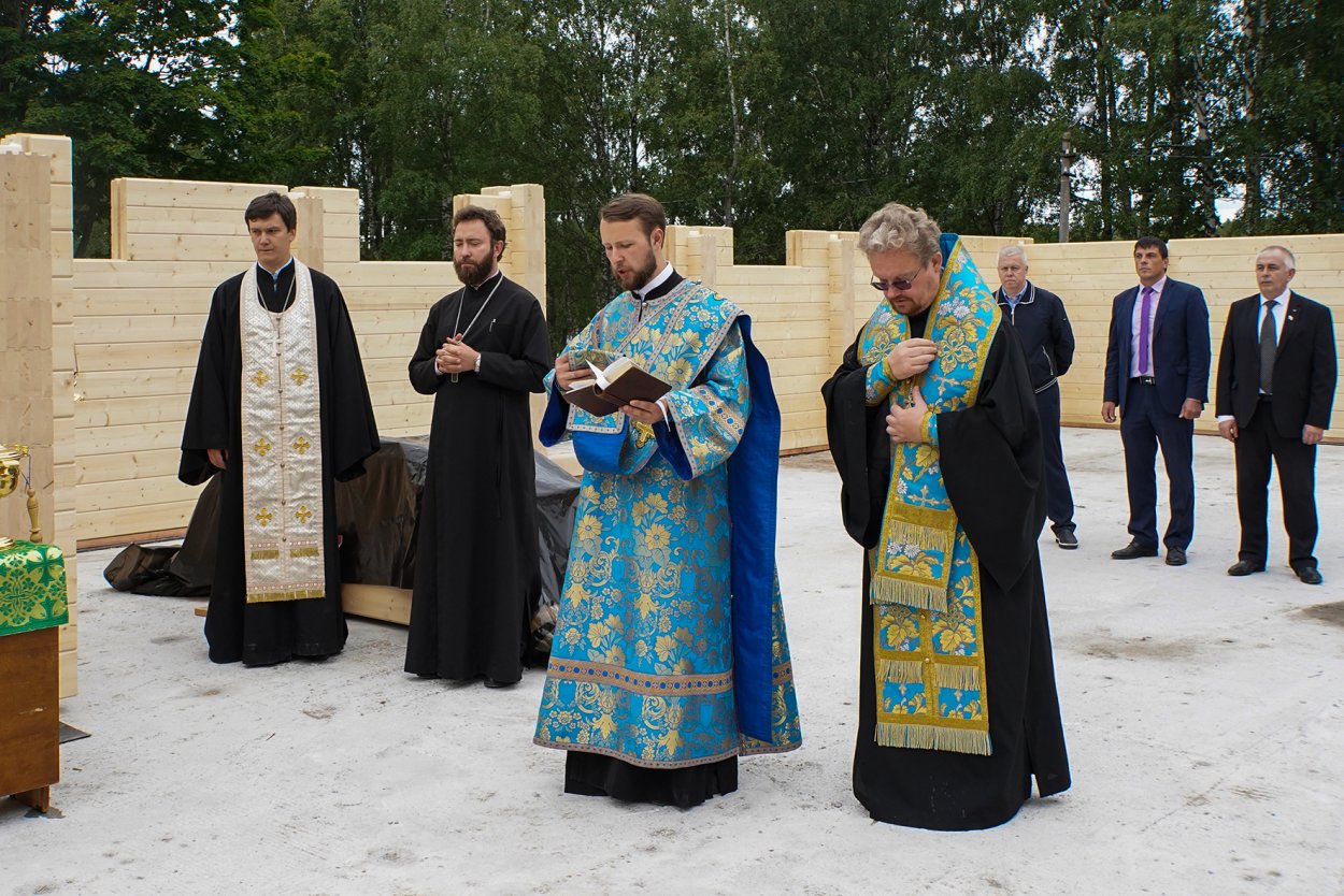 Епископ Игнатий совершил чин закладки камня в основание строящегося Свято-Троицкого храма города Высоцка