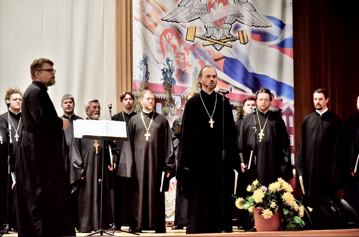 Хор духовенства митрополии дал концерт "Музыка наших побед"