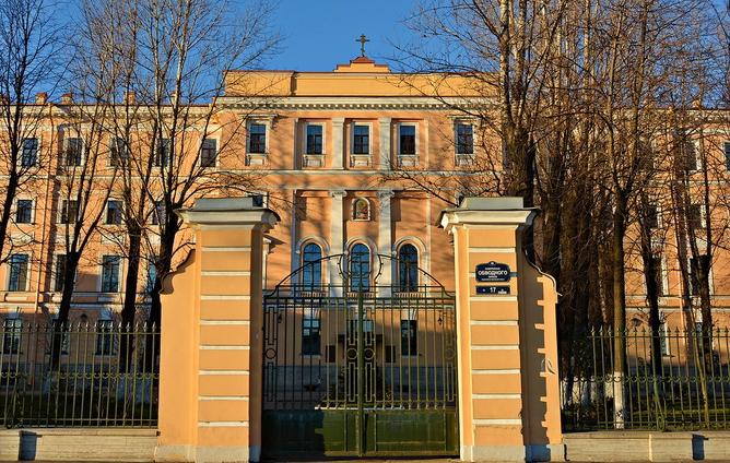 Митрополит Варсонофий совершил Божественную литургию в храме СПбДА Митрополит Варсонофий совершил Божественную литургию в храме СПбДА
