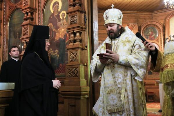 Ковчег с частицей епитрахили святого Серафима Вырицкого передан Новодевичьему монастырю