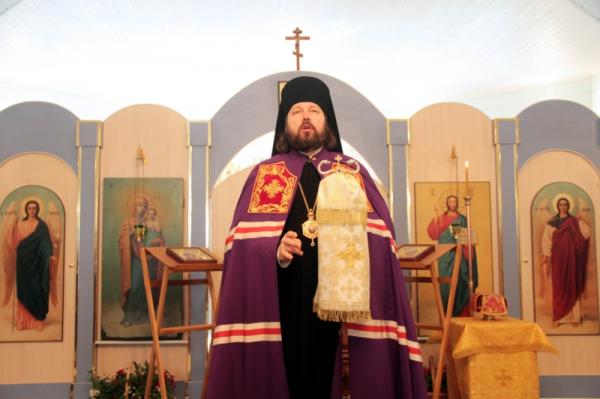 Епископ Митрофан освятил Никольский храм п. Усть-Луга