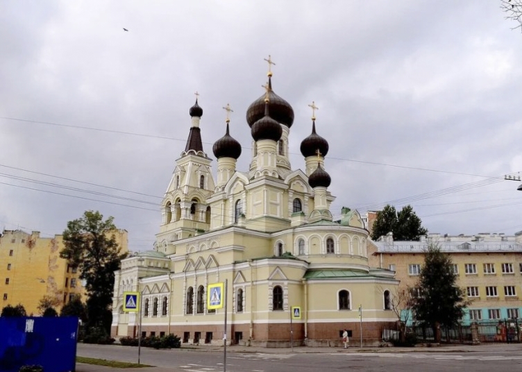 Митрополит Варсонофий совершил Божественную литургию в храме Шестоковской иконы Божией Матери Митрополит Варсонофий совершил Божественную литургию в храме Шестоковской иконы Божией Матери