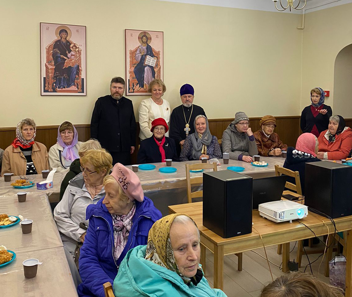 Встреча с пожилыми людьми прошла в Кировском округе