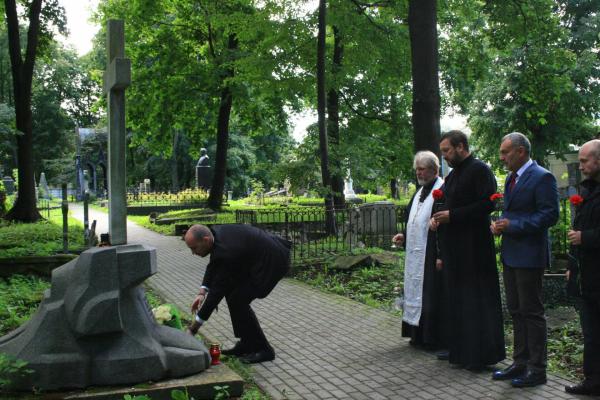 Память полководца Валериана Дерожинского почтили в  Новодевичьем монастыре 