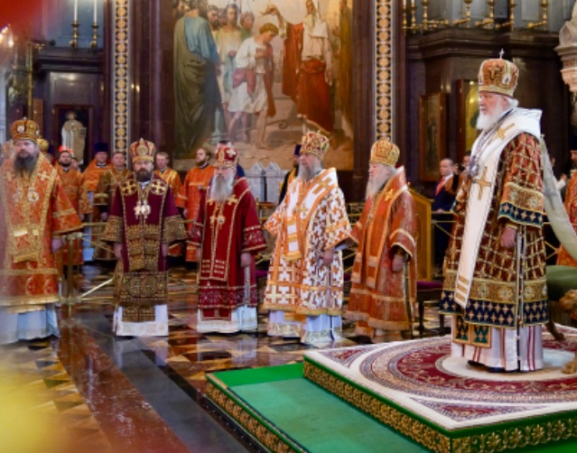 Митрополит Варсонофий сослужил Святейшему Патриарху Кириллу и поздравил его с тезоименитством 