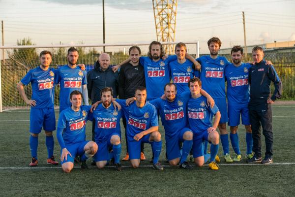 Футболисты "Митрополии" сыграли в матче с командой Выборгской епархии 
