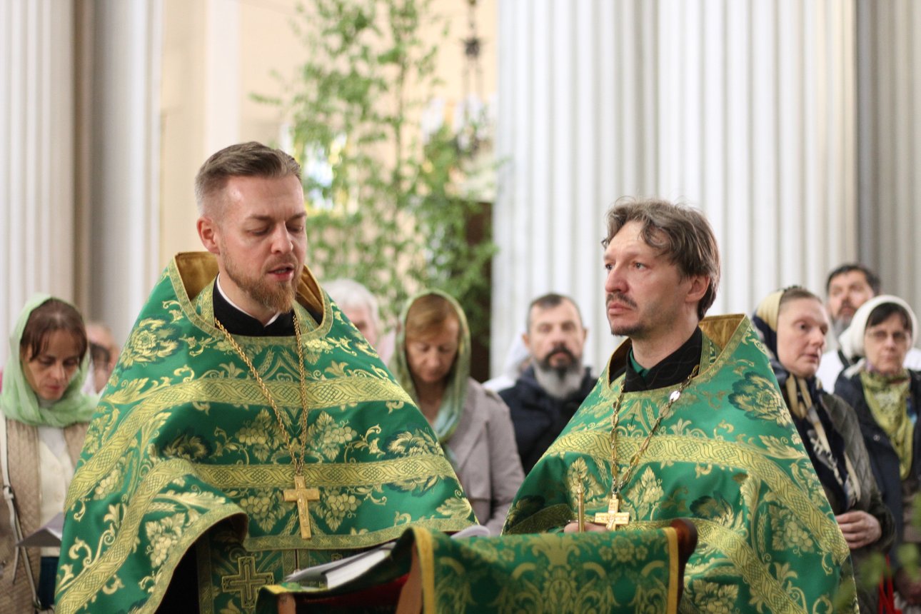 Совершен миссионерский молебен Совершен миссионерский молебен