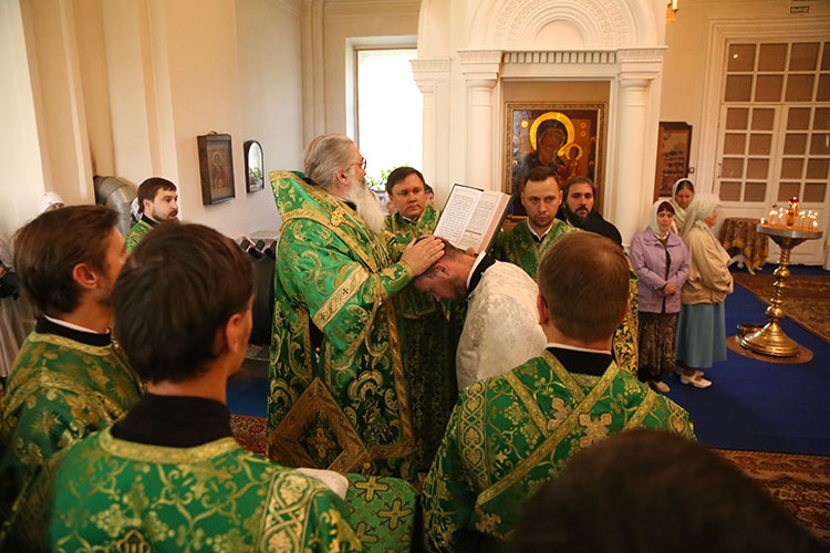 Епископ Мстислав совершил Божественную Литургию в деревне Надкопанье