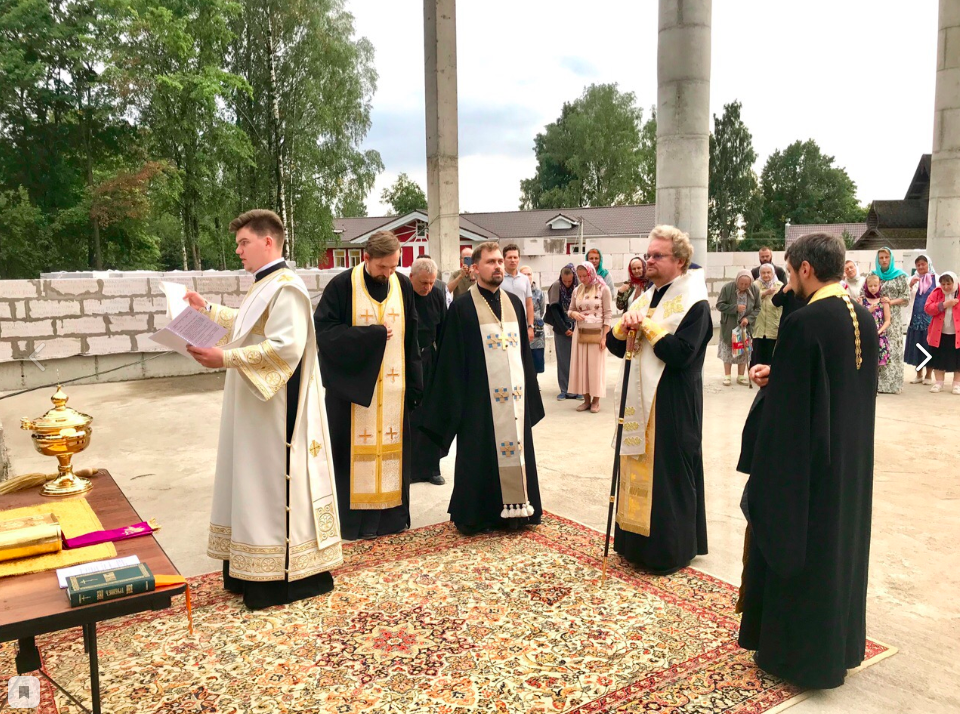 Епископ Игнатий отслужил молебен на начало строительства Свято-Ильинского храма в Колтушах