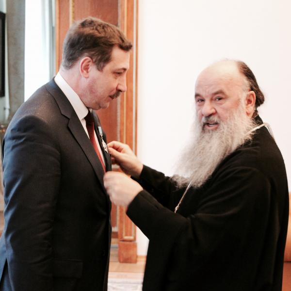 Проректор РХГА Дмитрий Шмонин  награжден медалью святого апостола Петра  