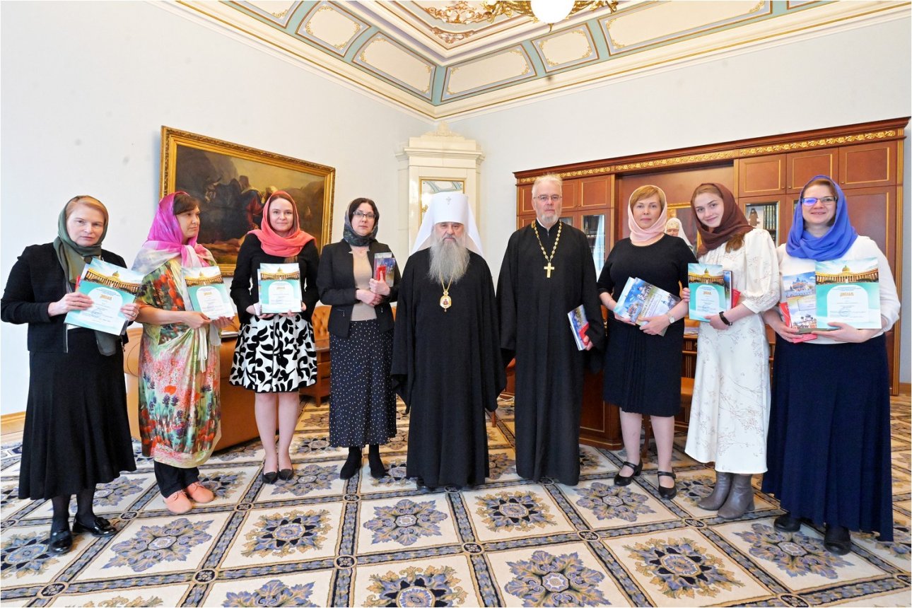 Вручены дипломы выпускникам катехизаторских курсов при Казанском соборе