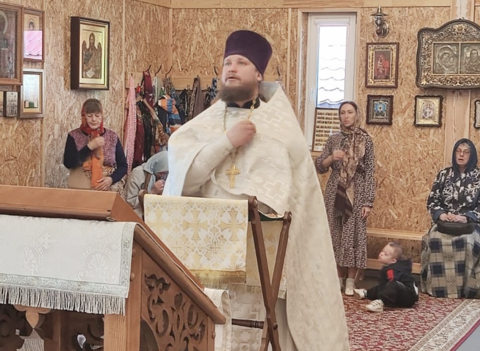 Отслужены молебны в защиту жизни детей Отслужены молебны в защиту жизни детей