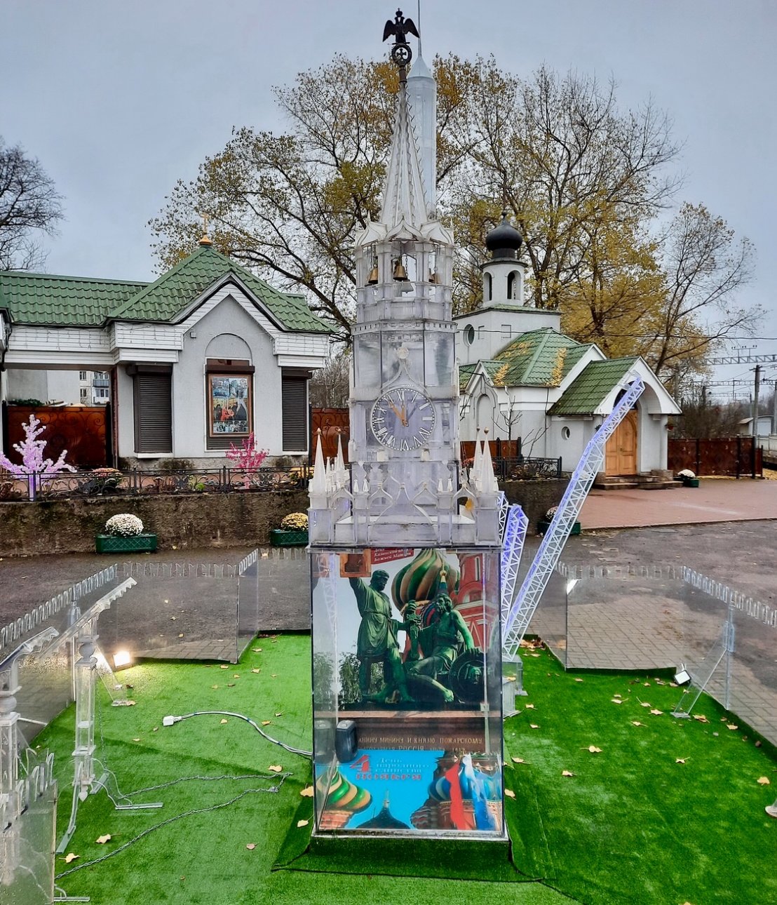 К празднику Казанской иконы Божией Матери в Сестрорецке установлена инсталляция 