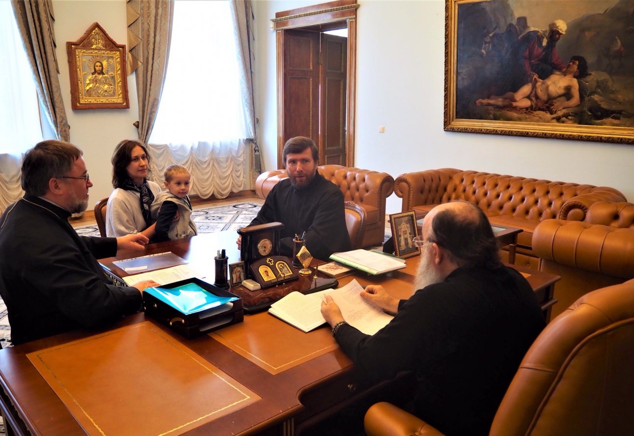 Митрополит Варсонофий встретился с кандидатами в сан диакона и священника
