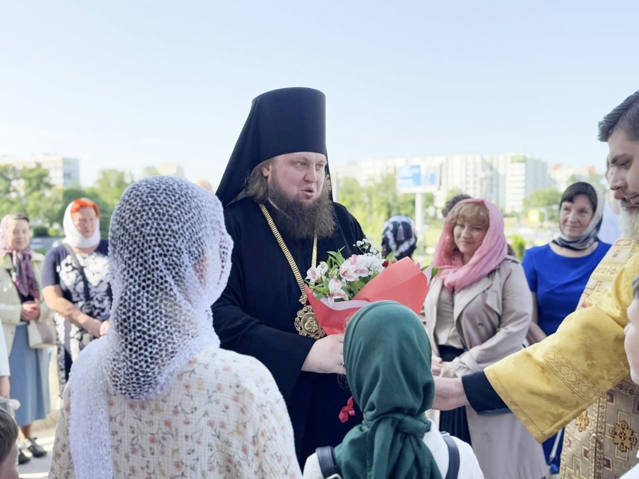 В Красносельском округе благословили выпускников школ В Красносельском округе благословили выпускников школ