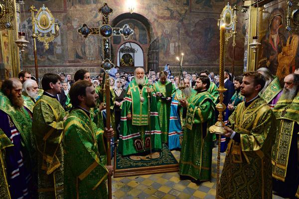 Митрополит Варсонофий сослужил Святейшему Патриарху Кириллу в день памяти преподобного Сергия Радонежского