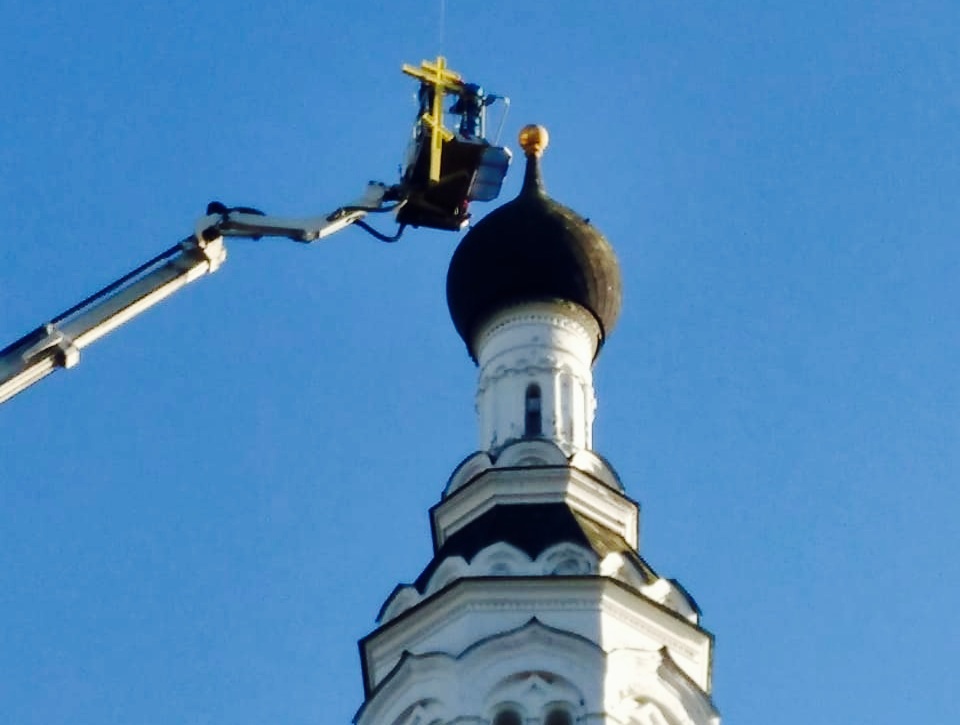 Подняты новые кресты на Казанский храм Зеленогорска 