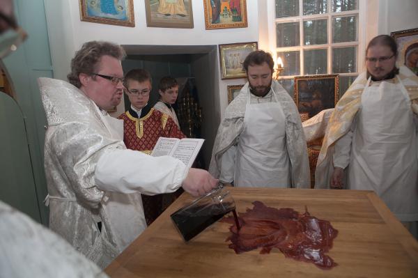 Епископ Выборгский и Приозерский Игнатий освятил храм Воскресения Христова в Приветнинском