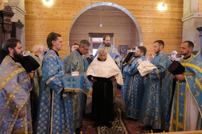 В праздник Успения Пресвятой Богородицы епископ Митрофан совершил литургию в Городце