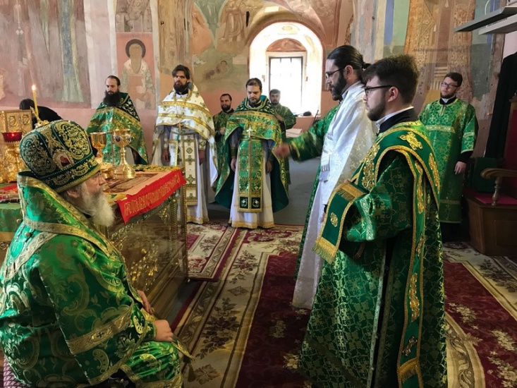 Епископ Мстислав совершил Божественную Литургию в Александро-Свирском монастыре