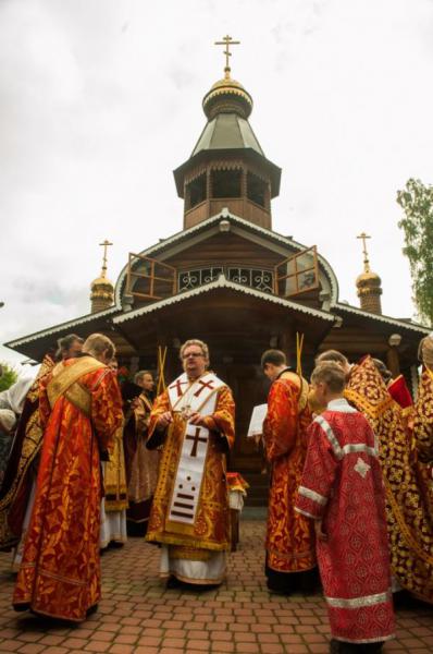 епископ Игнатий освятил храм святых Бориса и Глеба в Агалатово