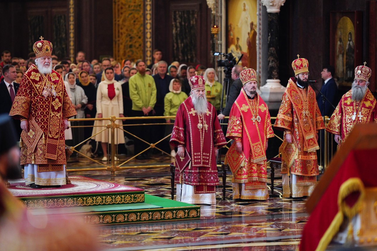 Митрополит Варсонофий сослужил Святейшему Патриарху Кириллу в день его тезоименитства