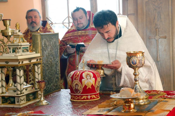 Диакон Иоанн Иванович Мераджи рукоположен во пресвитера