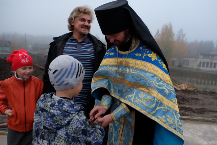 Епископ Мстислав совершил чин на основание храма вмч. Георгия Победоносца в  Коськово