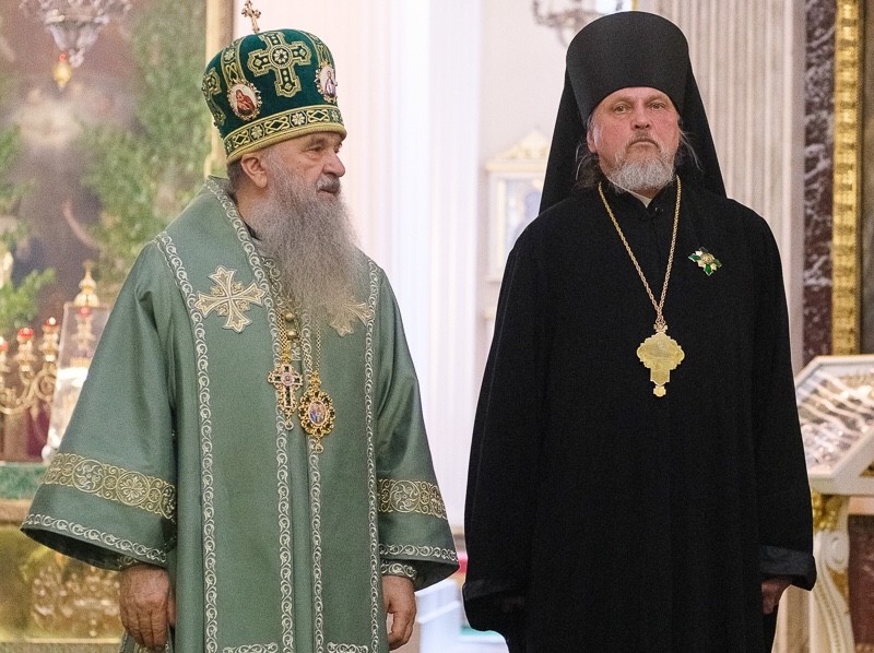 Насельникам Александро-Невской лавры вручены церковные награды 