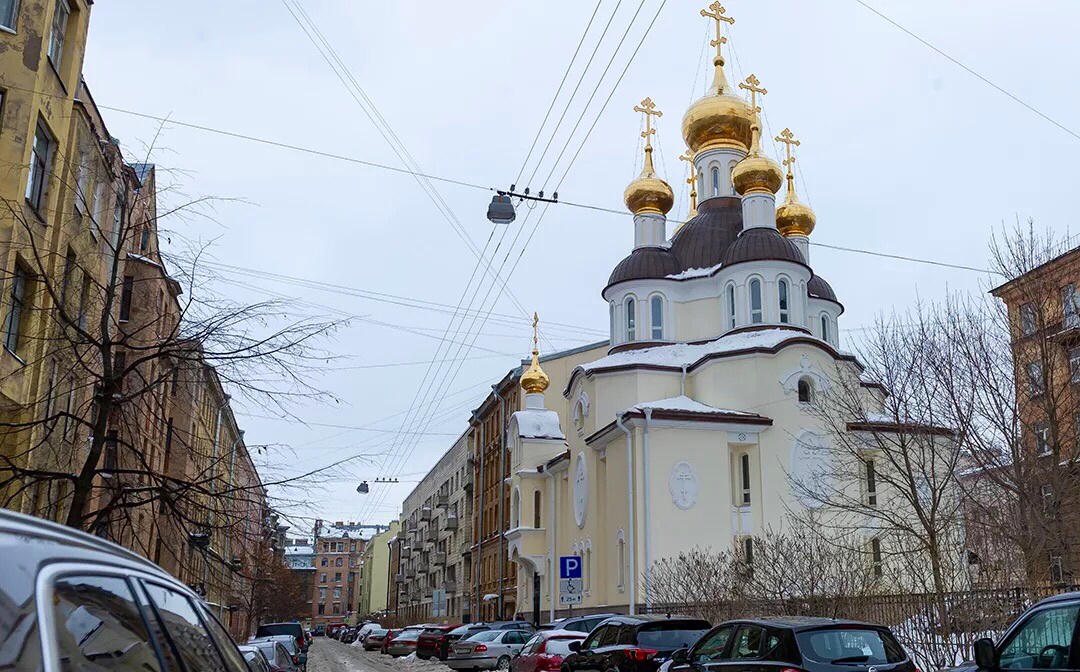 Адрес церкви ксении петербургской. Церковь Ксении Петербургской в Санкт-Петербурге на Лахтинской. Храм Ксении блаженной на Лахтинской 17. Храм Ксении Петербургской в Санкт-Петербурге Лахтинская 17.