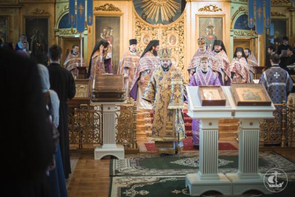 В Неделю святителя Григория Паламы в академическом храме совершены священническая и диаконская хиротонии