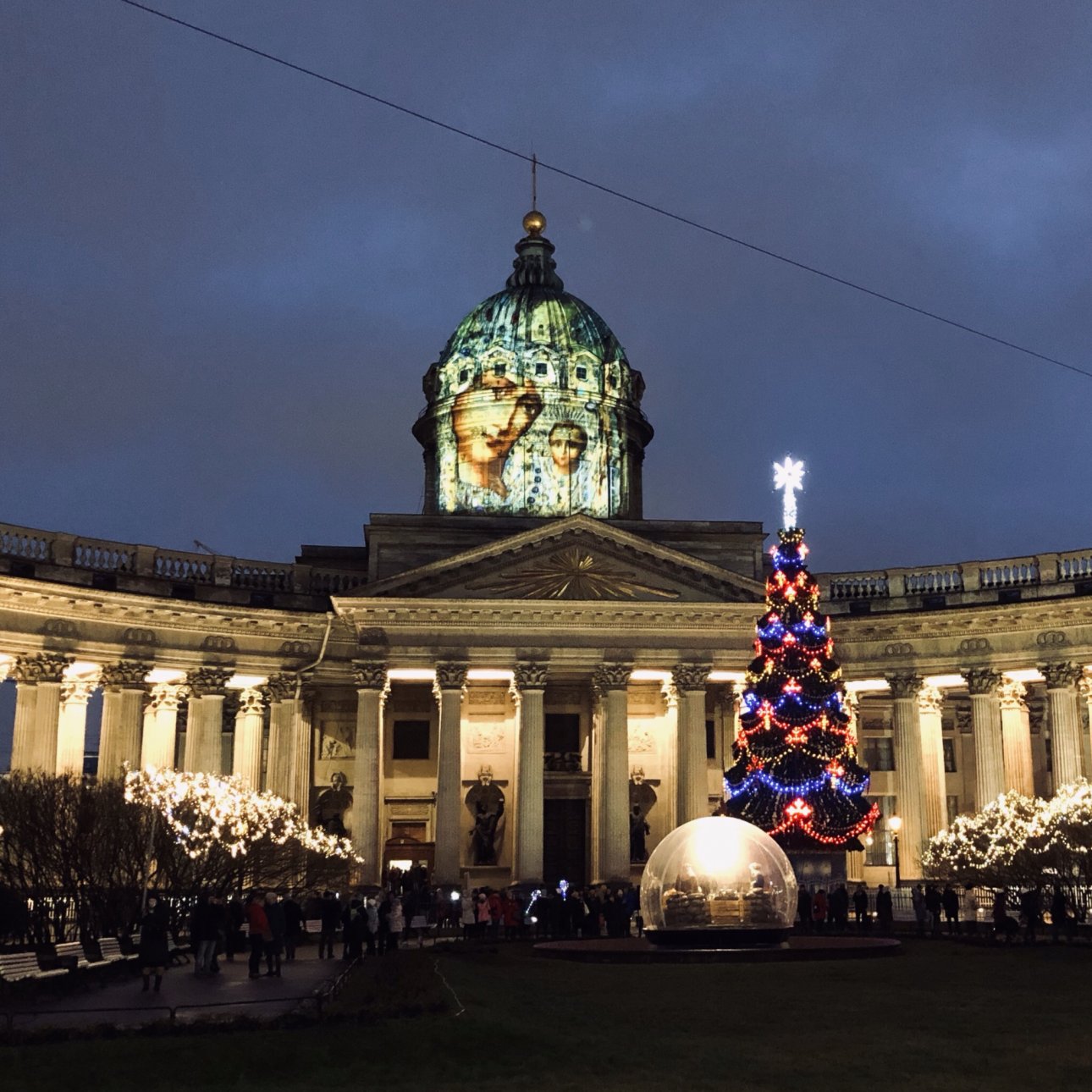 рождественское спб. новогоднее украшение города. рождественский санкт петербург экскурсия. рождественское спб. рождественский вертеп у казанского собора.