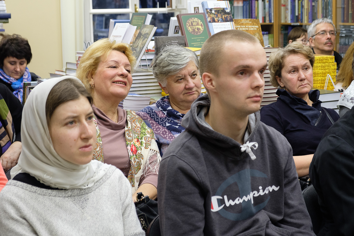 Представлена книга о Матроне Босоножке - сайт Санкт-Петербургской митрополии