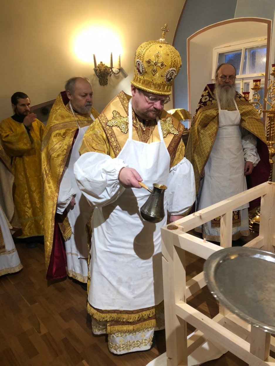 Преосвященнейший Игнатий освятил Великим чином Никольский храм Коневского  монастыря