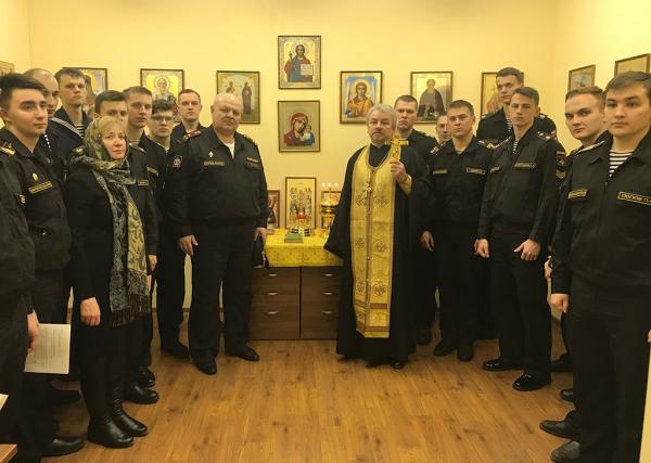 Подвиг ленинградцев молитвенно почтили в ВМА