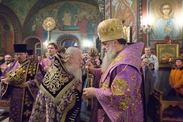 Протоиерей Александр Кудряшов удостоен второго наперсного креста с украшениями