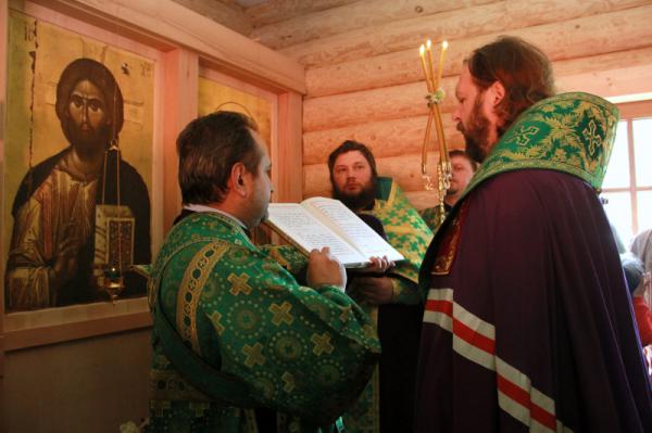 Епископ Митрофан освятил храм прав. Иоанна Кронштадтского в урочище Должск