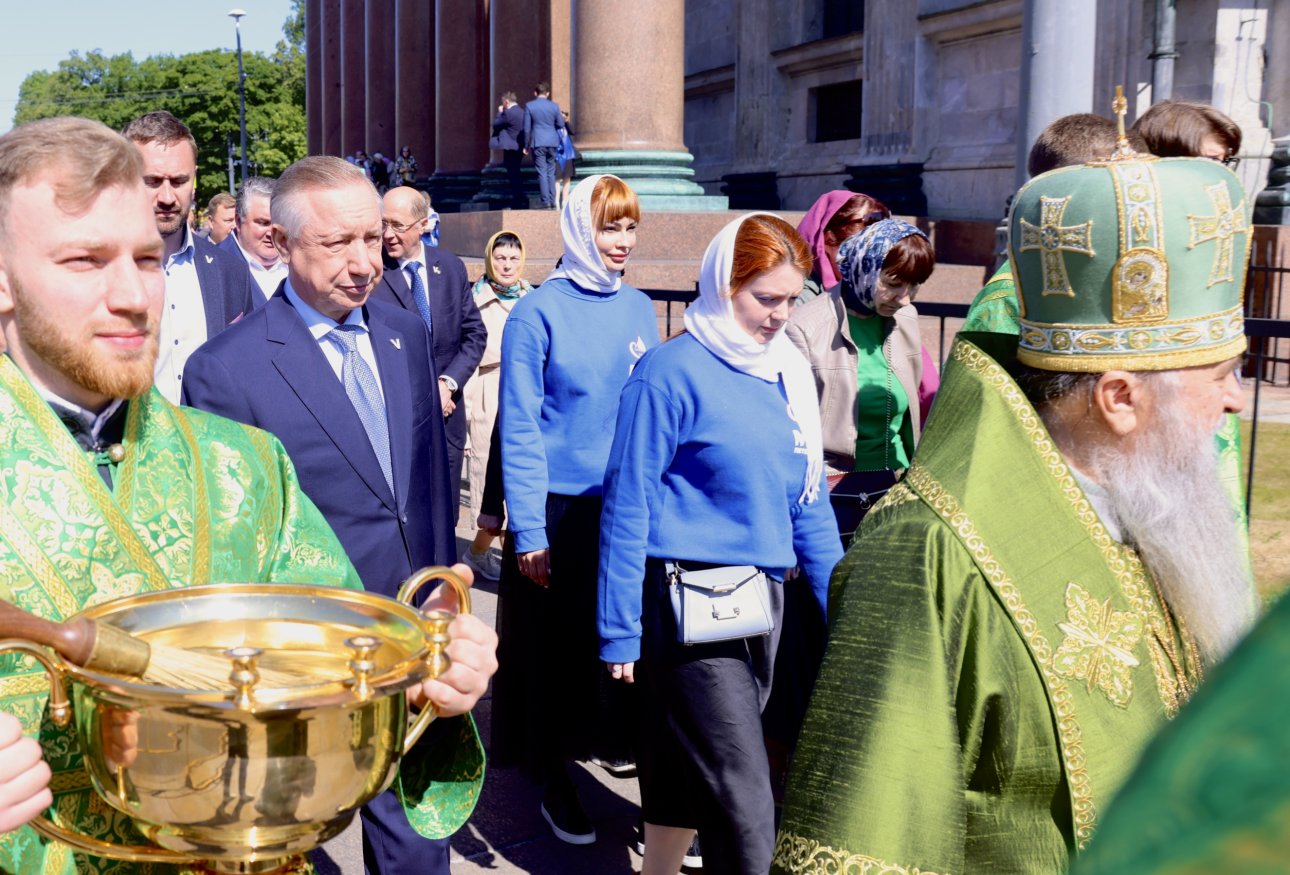 Губернатор поздравил петербуржцев со 165-летием освящения Исаакиевского собора