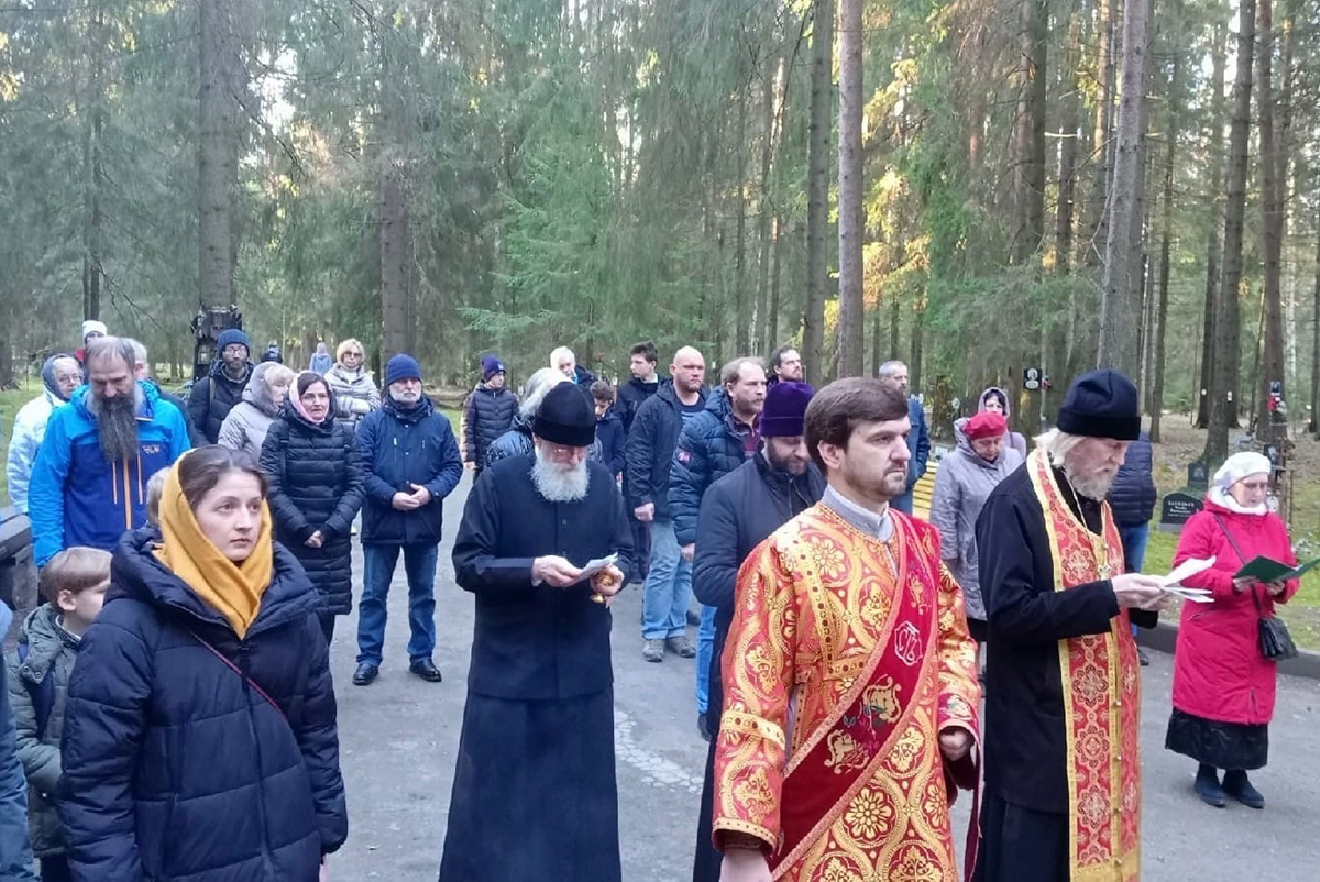 Память петербургских новомучеников почтили в Левашовской пустоши
