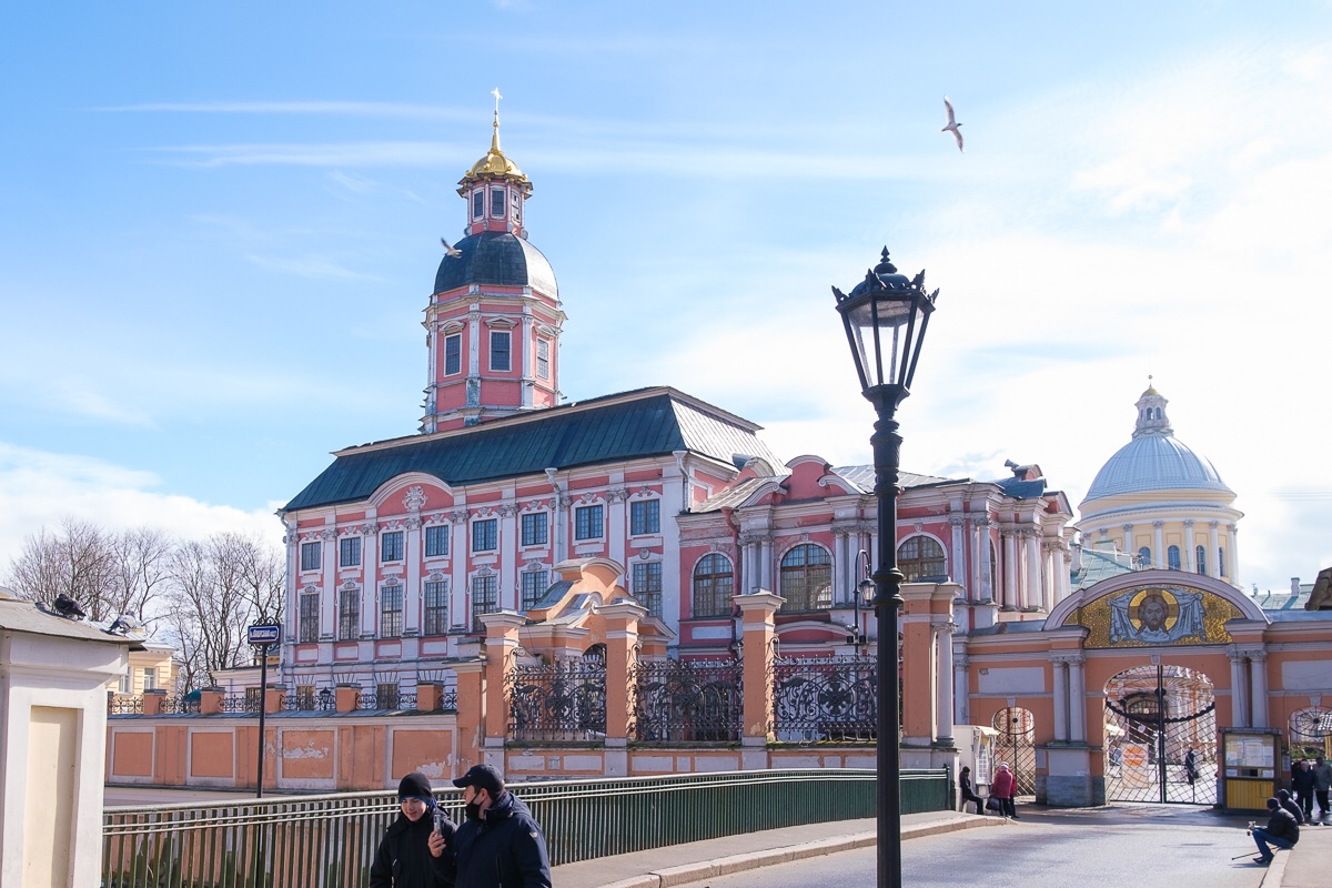 Александро невского 1. Благовещенская Церковь Санкт-Петербург Александро-Невская. Александро-Невская Лавра Благовещенская Церковь. Трезини Благовещенская Церковь Александро-Невской Лавры. Благовещенская Церковь Александро-Невского монастыря.