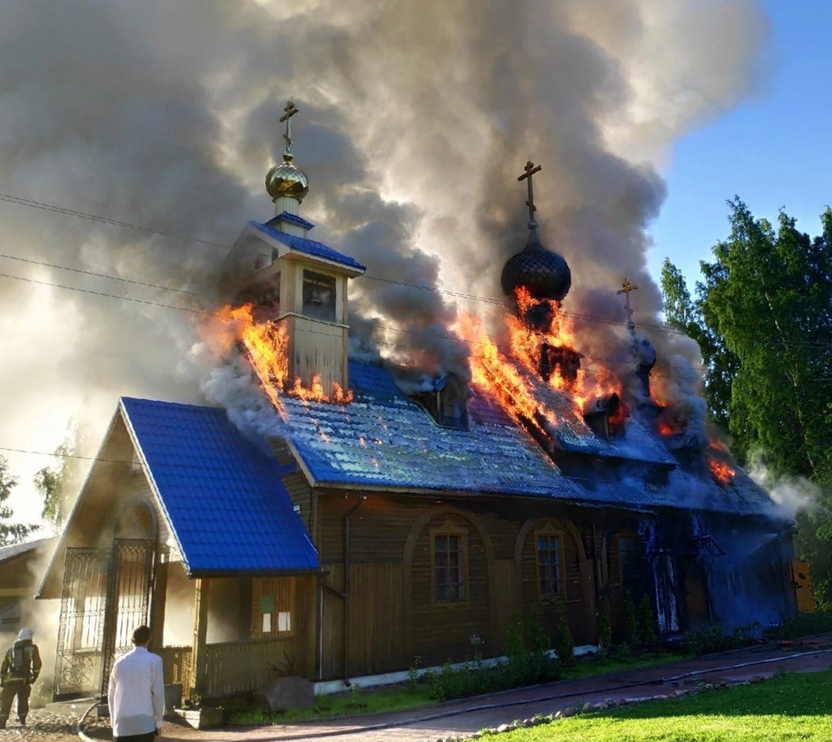 В храме святителя Василия Великого произошел пожар
