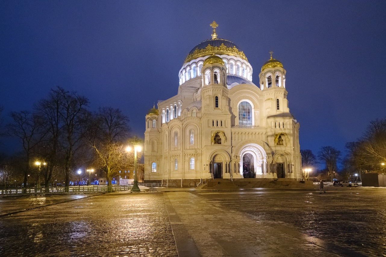 Арка на морском соборе Кронштадта