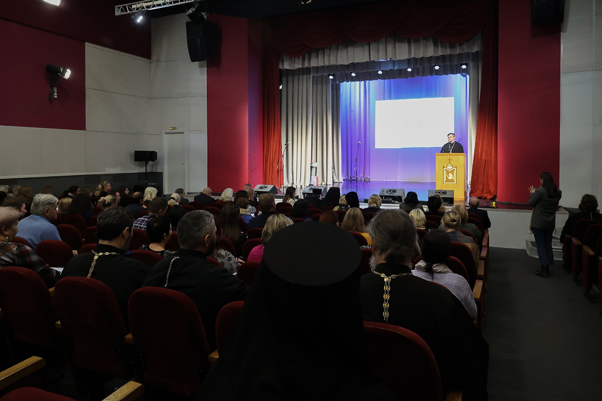 Иерей Николай Святченко выступил на конференции в Выборге