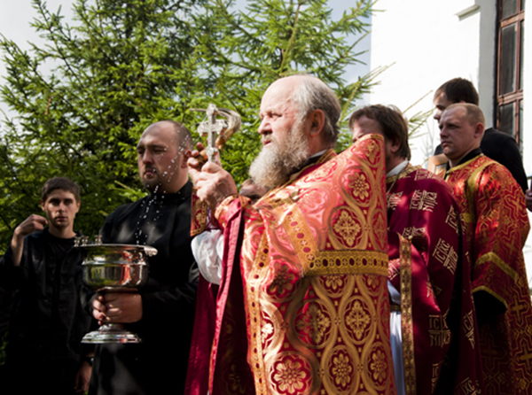 Престольный  праздник отметили в храме священномученика митрополита Вениамина в ИК-5  